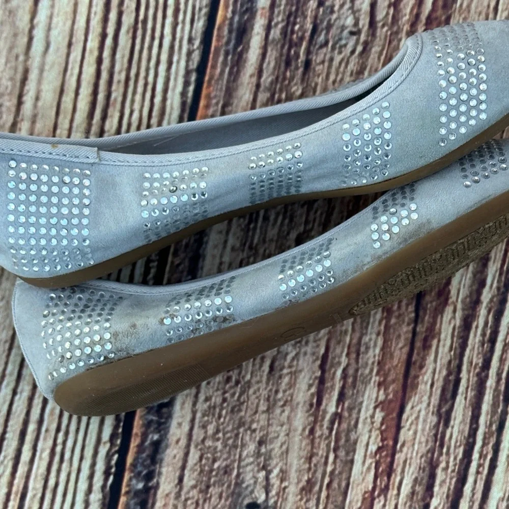 Elegant Gray Girls Flats